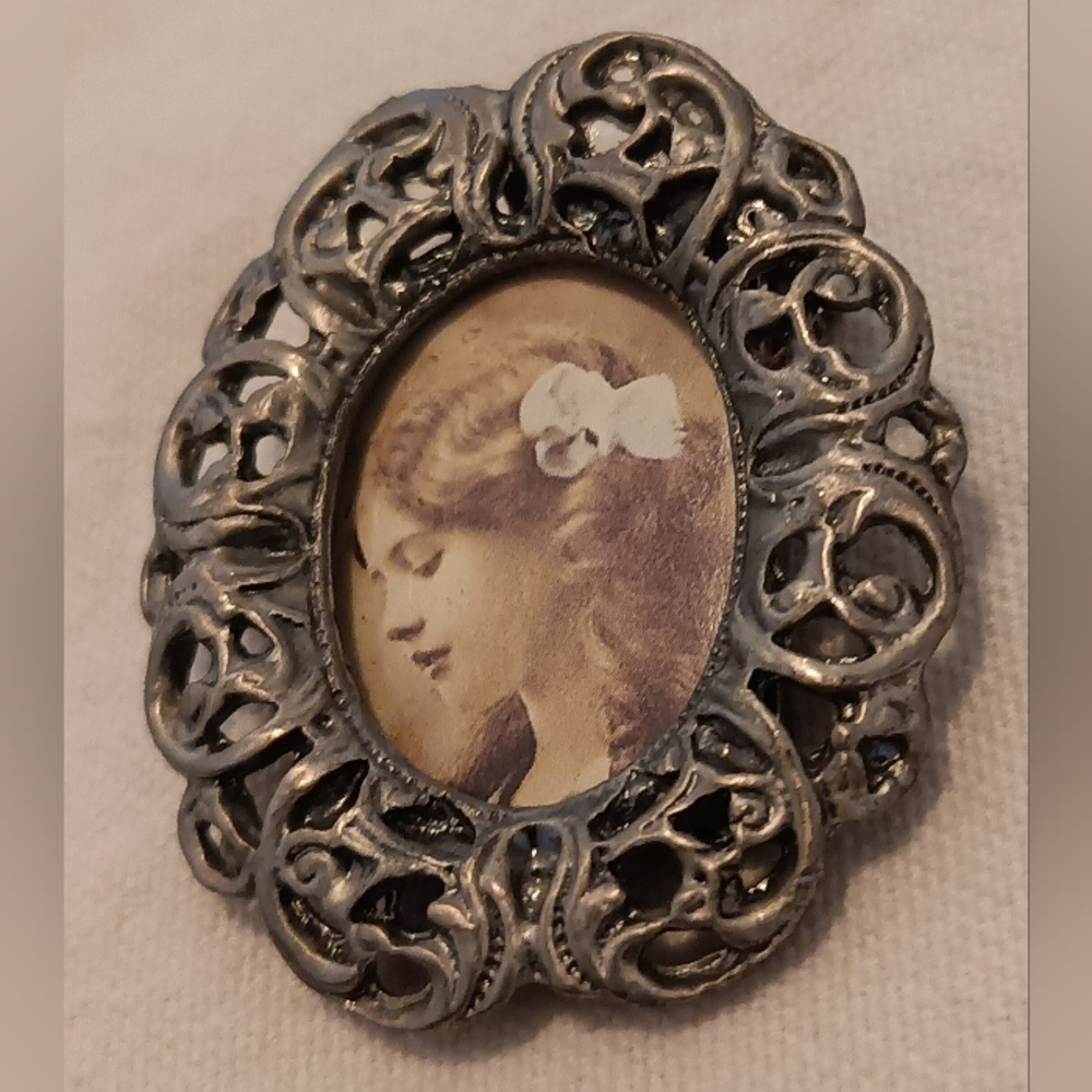Vintage Style Filigree Portrait Brooch in Silver Tone